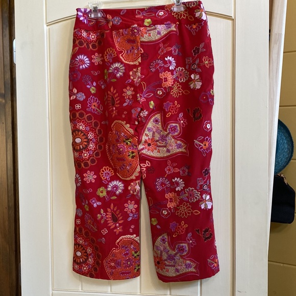 Like New! ECI New York fully lined silk embroidered crop pants - Picture 4 of 5